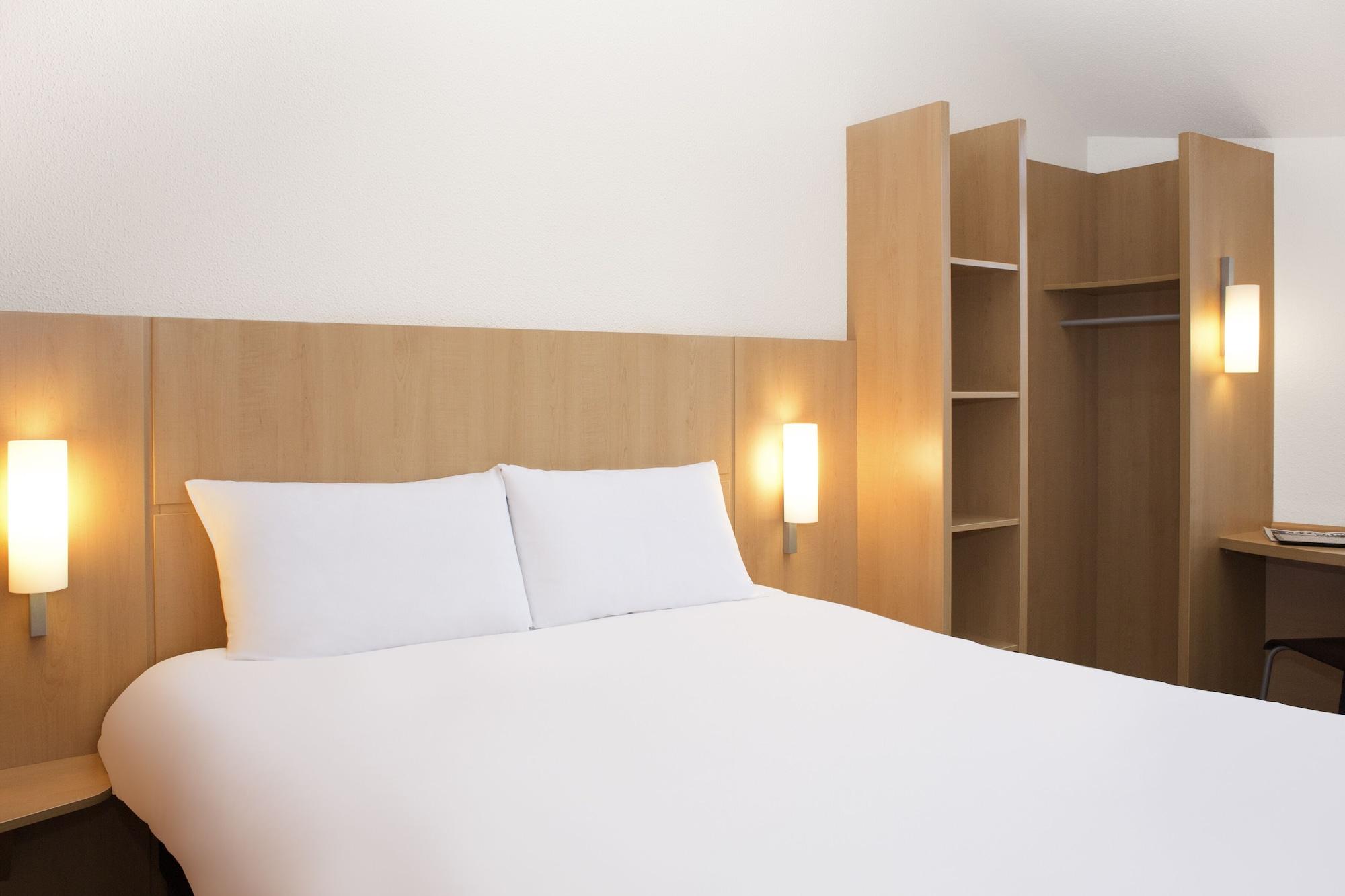 B&B Hotel Le Mans Centre Cathedrale Bagian luar foto