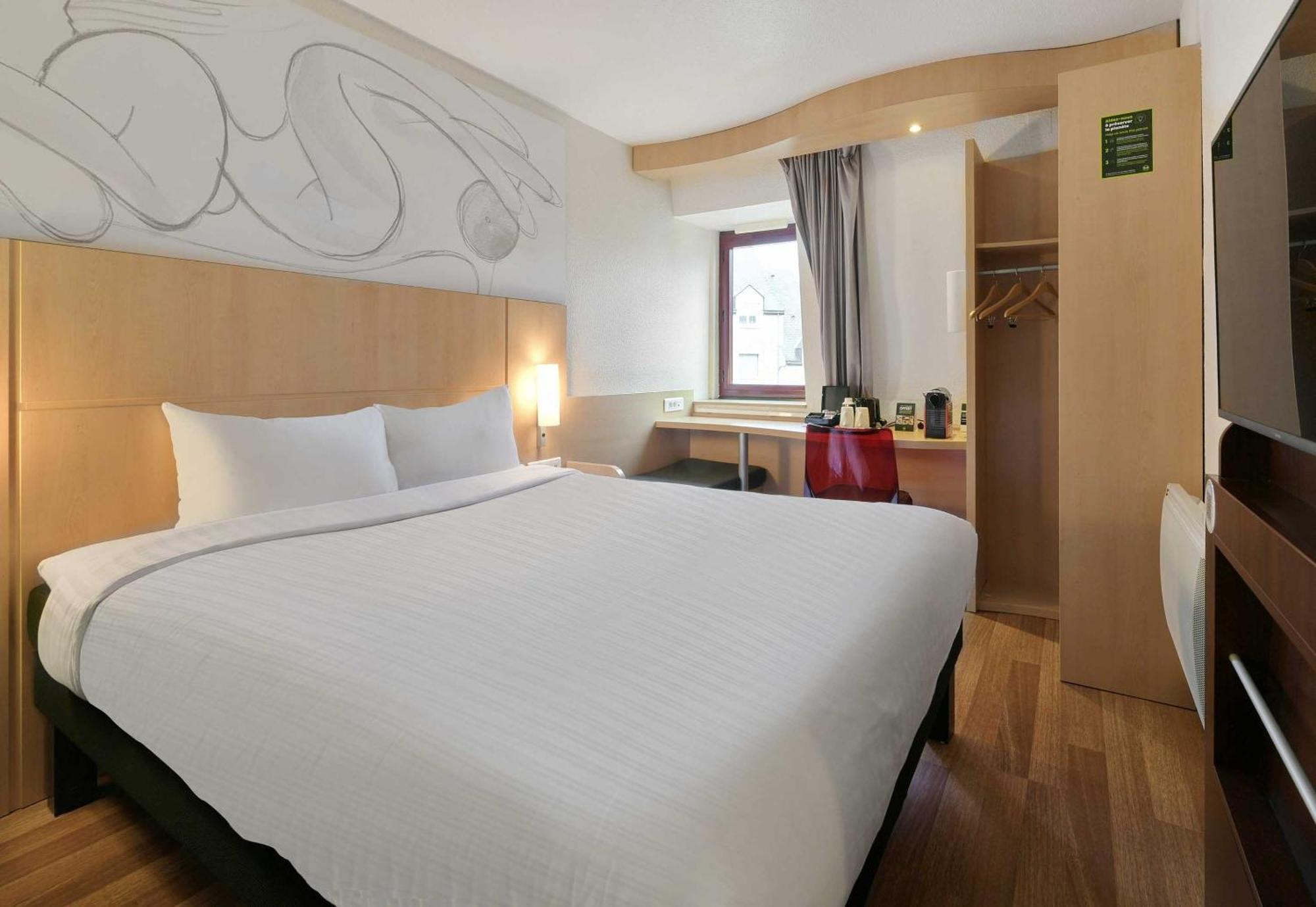 B&B Hotel Le Mans Centre Cathedrale Bagian luar foto