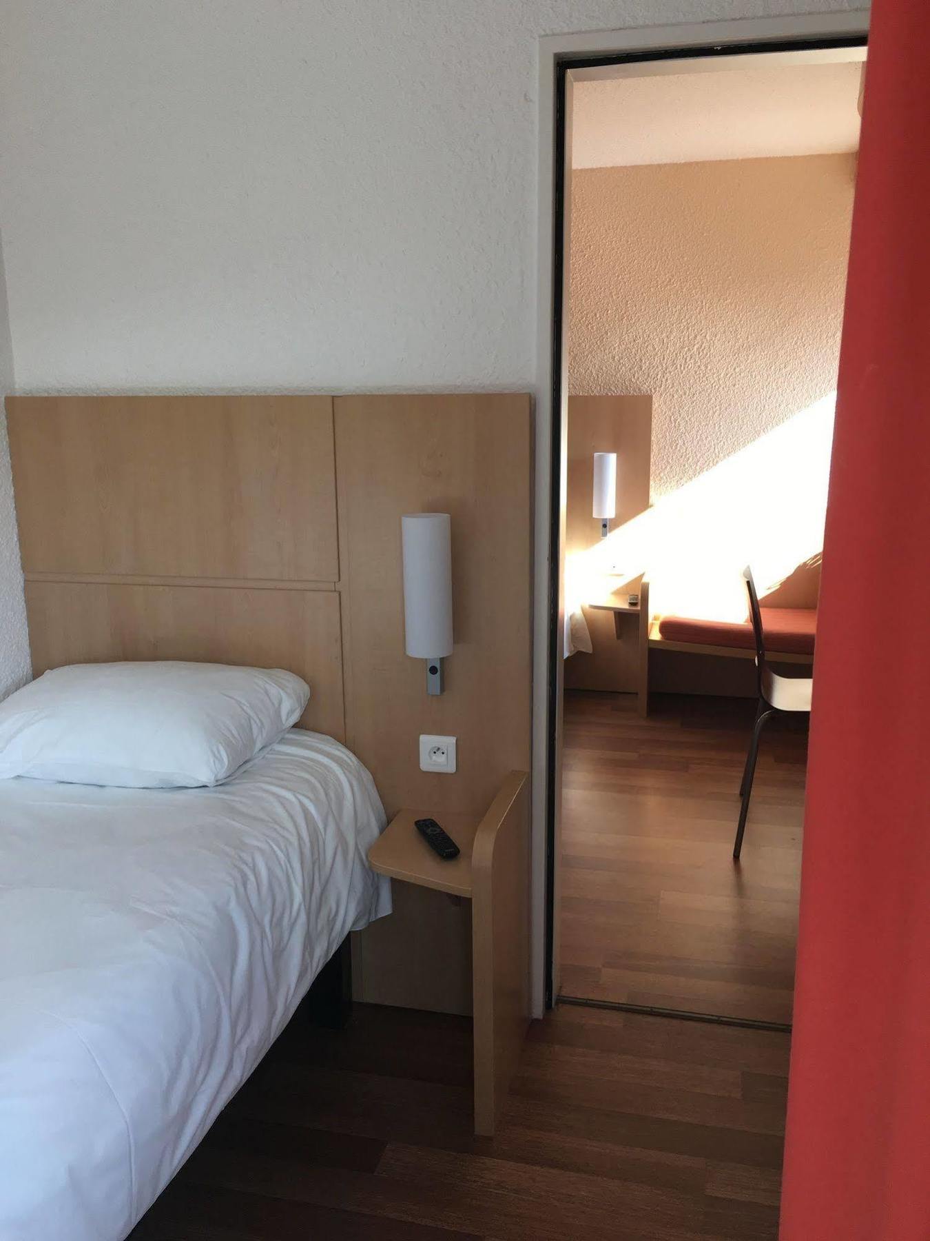 B&B Hotel Le Mans Centre Cathedrale Bagian luar foto